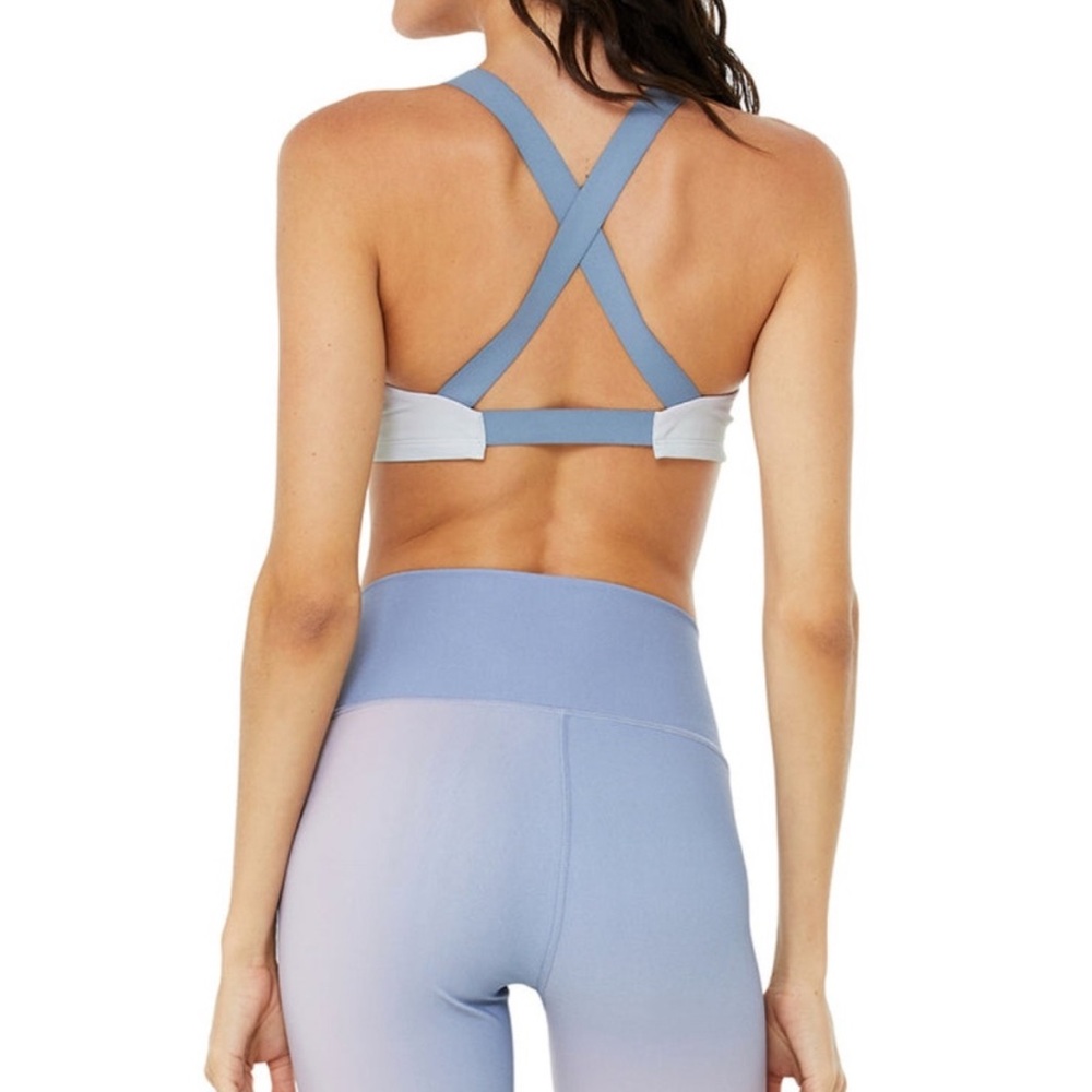 ALO - Vapor Gradient Dusk Take Charge Bra - Picture 3 of 9
